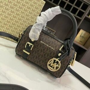 MICHAL KORS Boston pillow bag brown